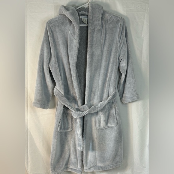 Pottery Barn Kids Plush Gray Bathrobe Size 8-10 - Picture 1 of 9